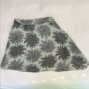 2000s Forever 21 Silk Floral Gray Mini Skirt Size Small